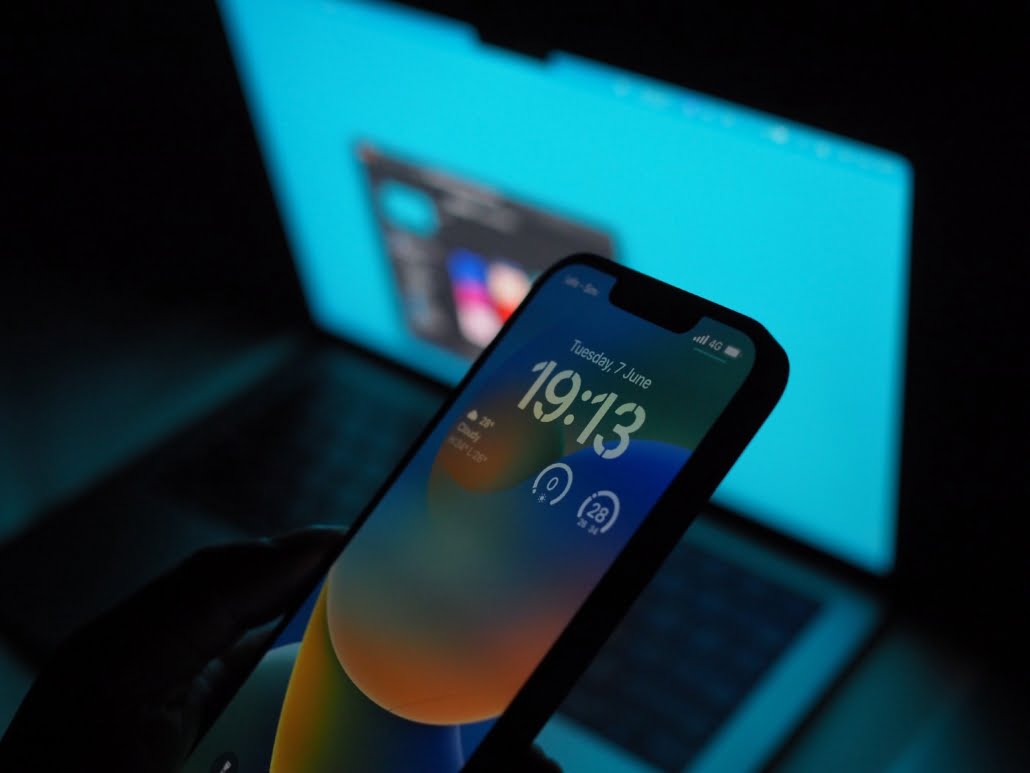 iPhone Lock Screen
